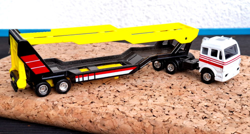 Modellauto maisto mercedes - maisto,